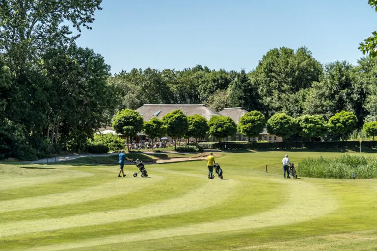 Golfpark Almkreek in polderlandschap